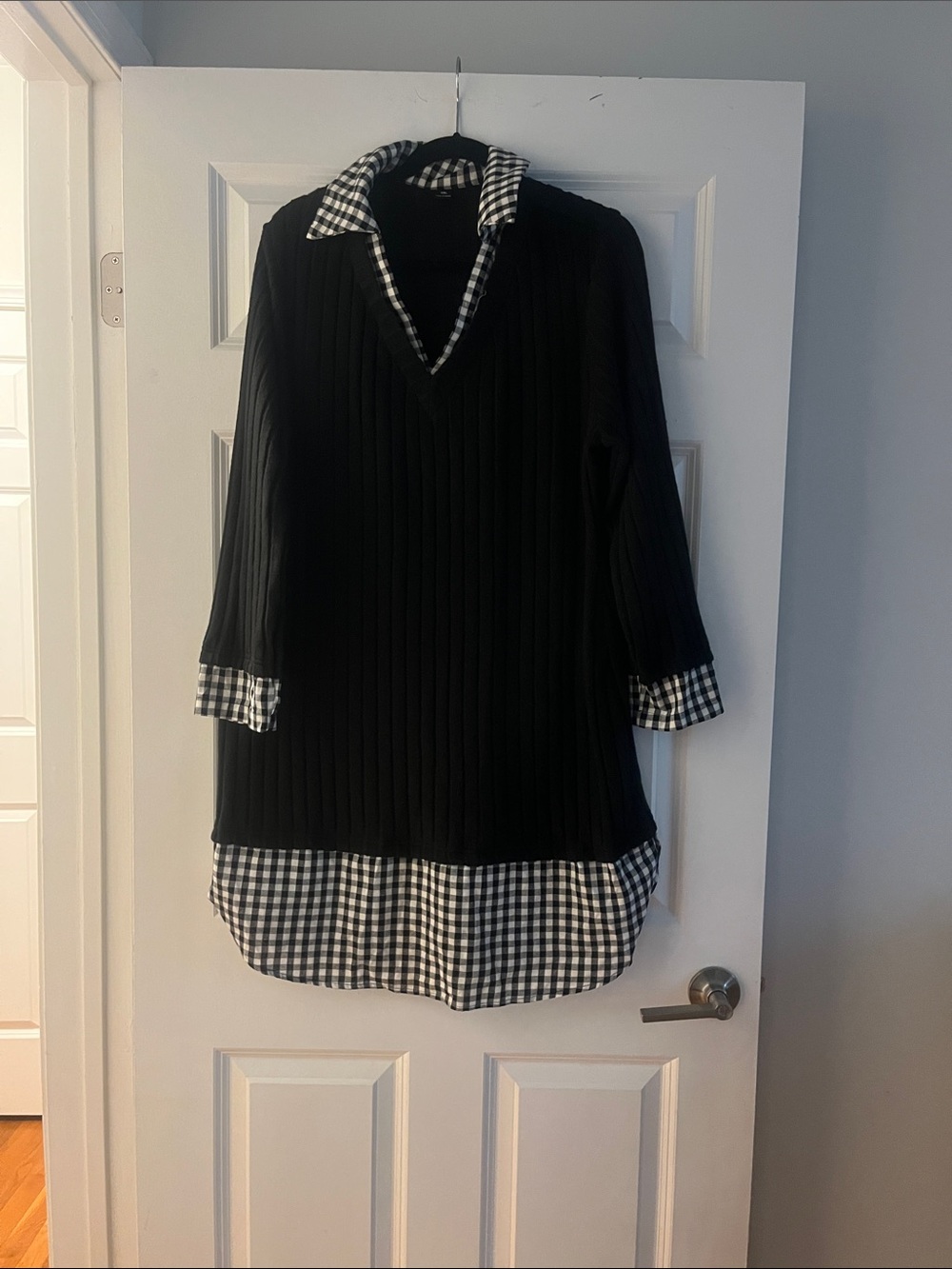SHEIN Black Ribbed V-Neck Tunic with Black & White Gingham Details